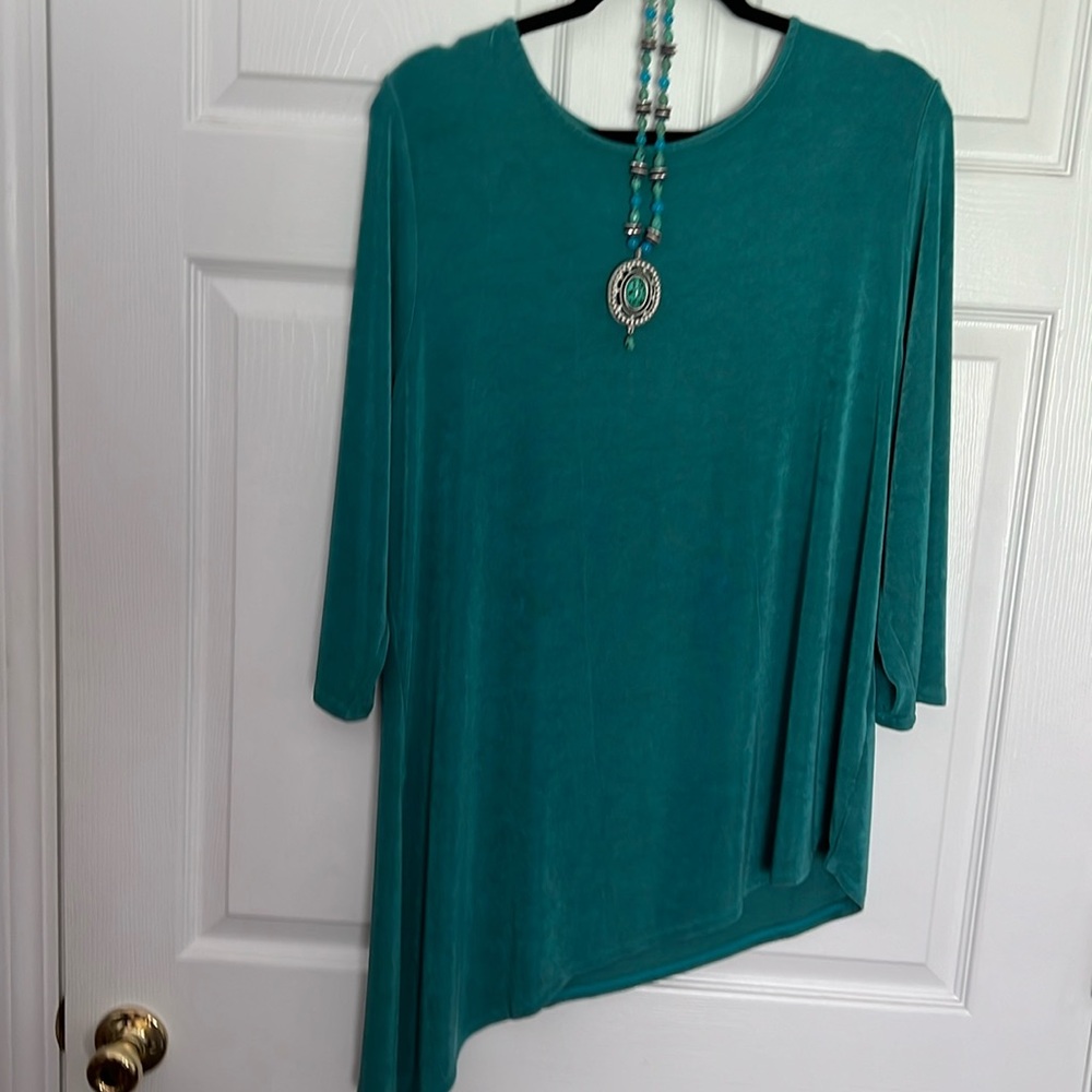 TRAVELERS BY CHICO’S TEAL TOP 95% ACETATE 5% SPANDEX SIZE 3 MACHINE WASH & DRY